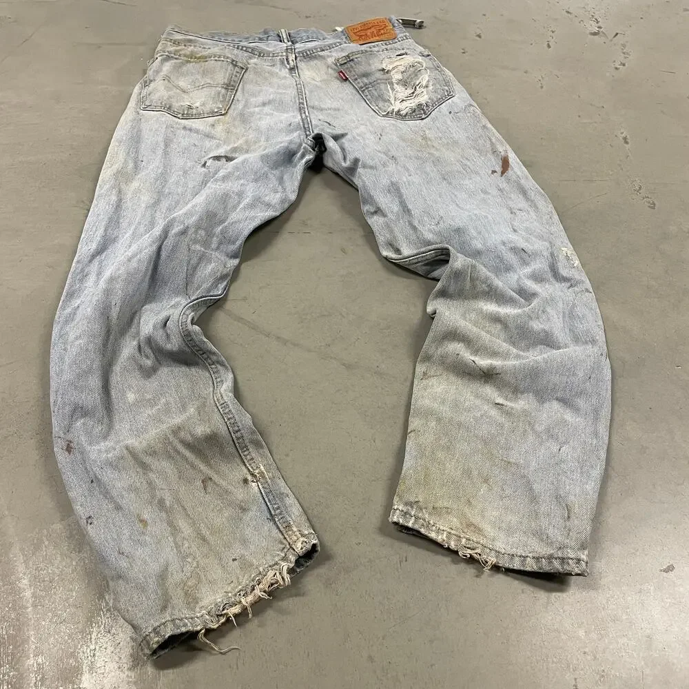 y2k thrashed baggy Levi’s 550 jeans 34x32